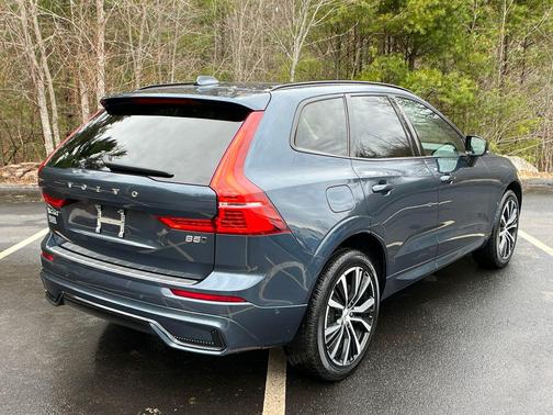 Denim Blue Metallic 2023 Volvo XC60 B5 Plus Dark Theme