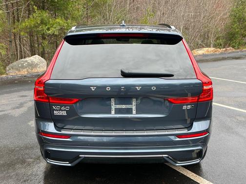 Denim Blue Metallic 2023 Volvo XC60 B5 Plus Dark Theme