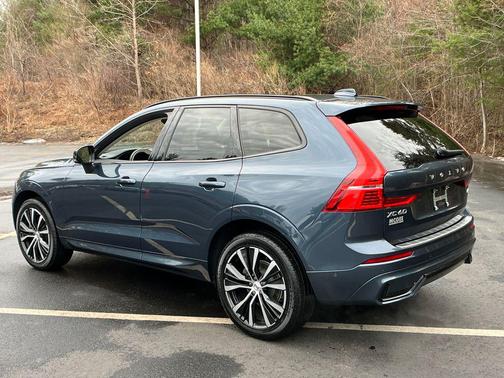 Denim Blue Metallic 2023 Volvo XC60 B5 Plus Dark Theme