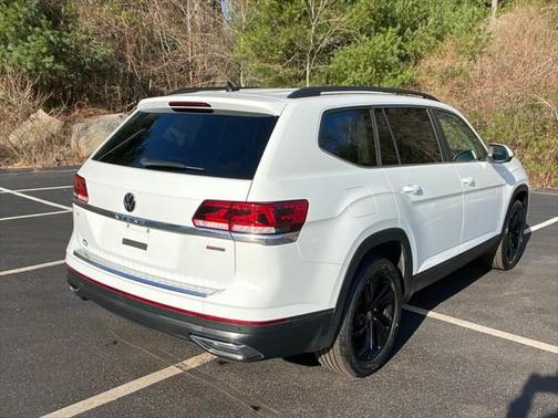 2022 Volkswagen Atlas 2.0T SE w/Technology 4MOTION