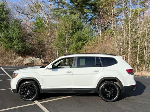 2022 Volkswagen Atlas 2.0T SE w/Technology 4MOTION