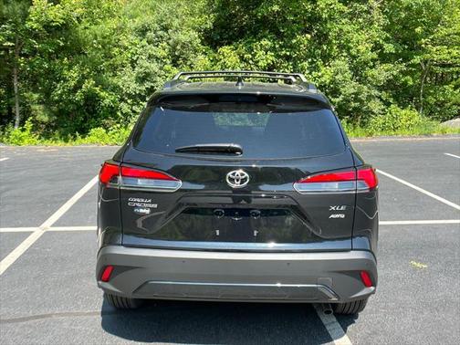 2025 Toyota Corolla Cross XLE
