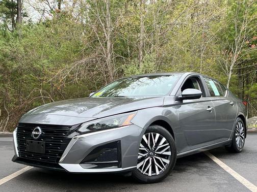 Gun Metallic 2023 Nissan Altima 2.5 SV