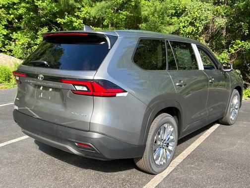 Heavy Metal 2026 Toyota Grand Highlander Platinum
