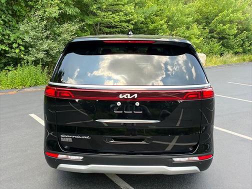 2022 Kia Carnival EX