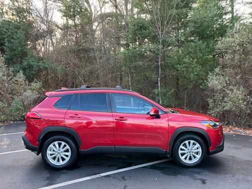 2023 Toyota Corolla Cross LE