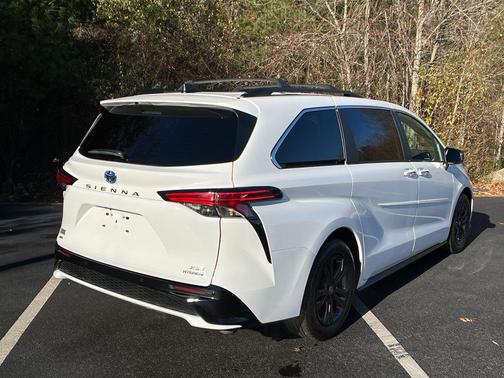 2024 Toyota Sienna XSE 7 Passenger