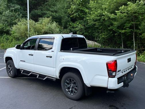 Ice Cap 2023 Toyota Tacoma SR5
