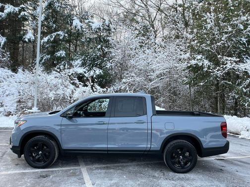 2023 Honda Ridgeline Black