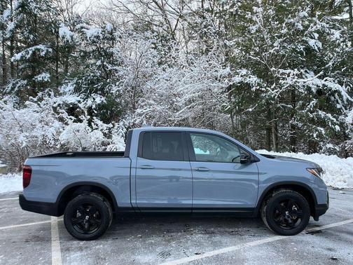 2023 Honda Ridgeline Black
