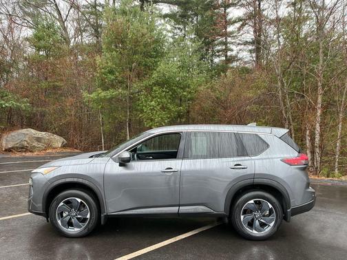Gun Metallic 2025 Nissan Rogue SV