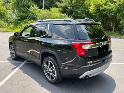 2023 GMC Acadia AWD SLT