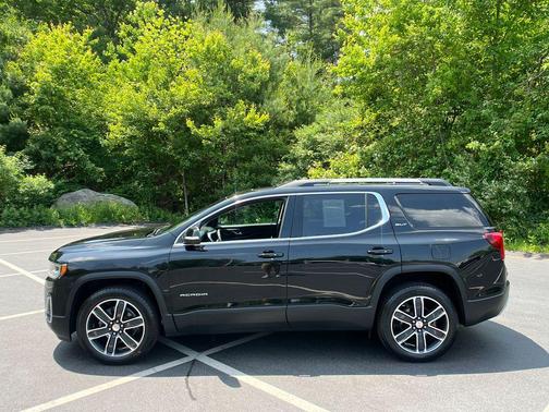 2023 GMC Acadia AWD SLT