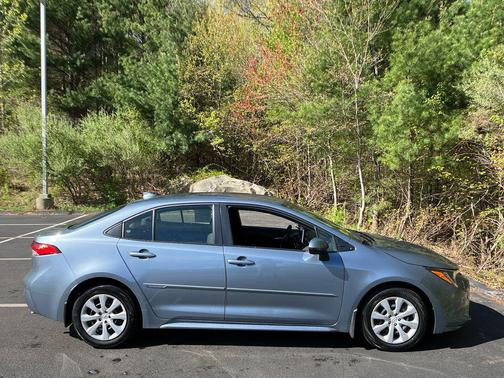 Celestite 2021 Toyota Corolla LE
