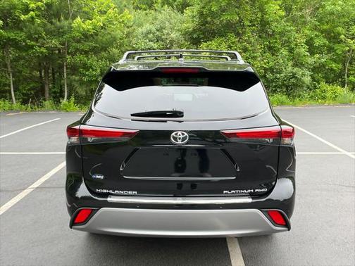 2024 Toyota Highlander Platinum