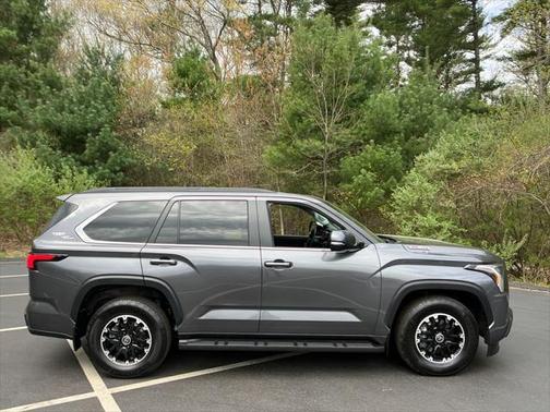 2024 Toyota Sequoia SR5