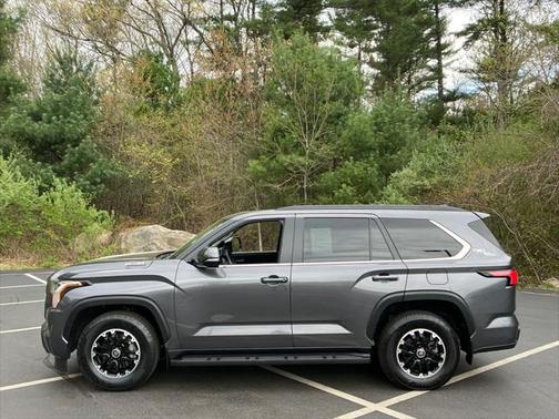 2024 Toyota Sequoia SR5