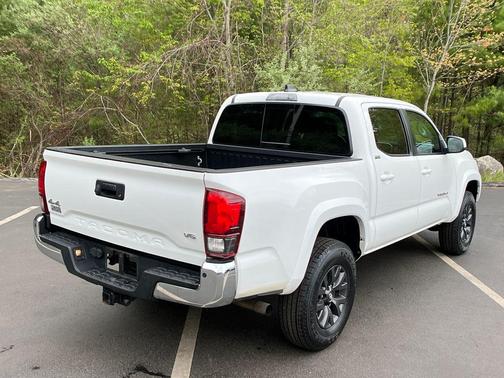 Ice Cap 2023 Toyota Tacoma SR5