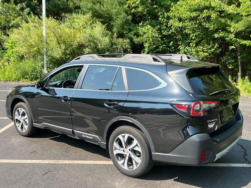 Crystal Black Silica 2021 Subaru Outback Limited