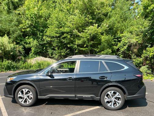Crystal Black Silica 2021 Subaru Outback Limited