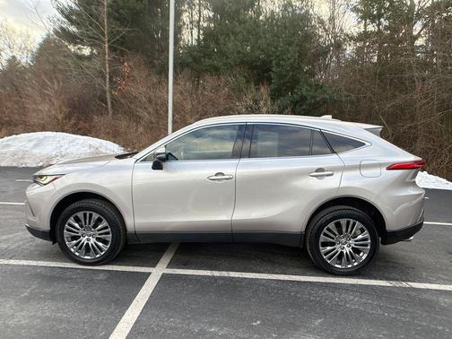 2023 Toyota Venza XLE