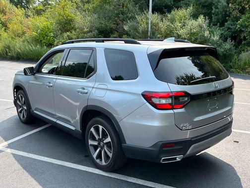 2023 Honda Pilot AWD Elite