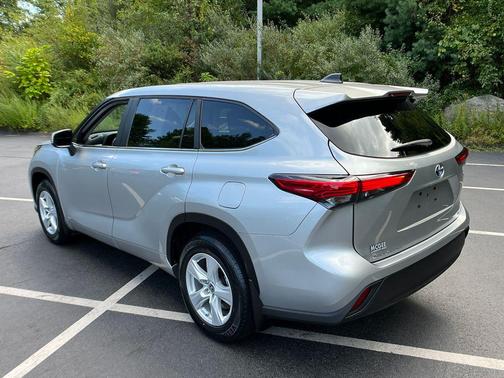 2023 Toyota Highlander Hybrid LE
