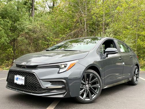 Underground/Midnight Black Metallic 2026 Toyota Corolla XSE
