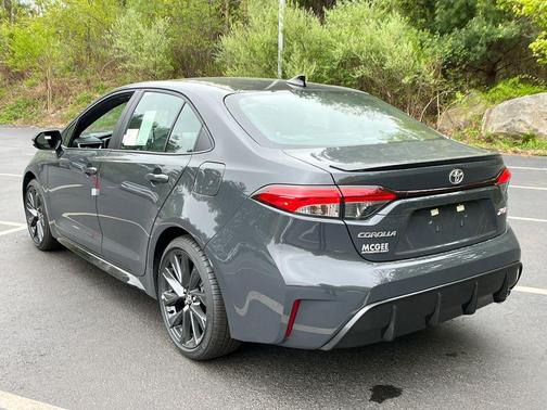Underground/Midnight Black Metallic 2026 Toyota Corolla XSE