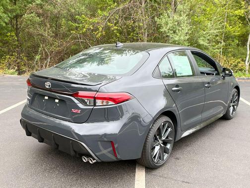 Underground/Midnight Black Metallic 2026 Toyota Corolla XSE