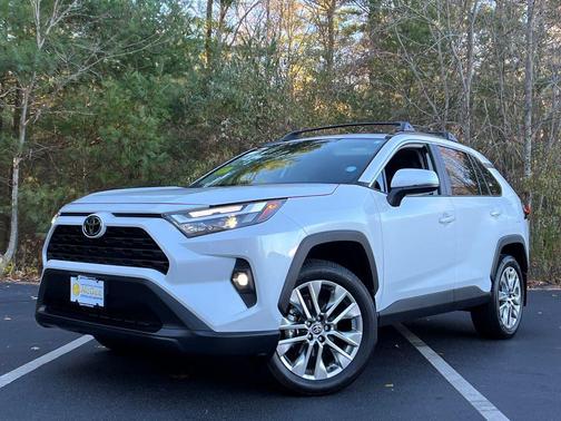 2025 Toyota RAV4 XLE Premium