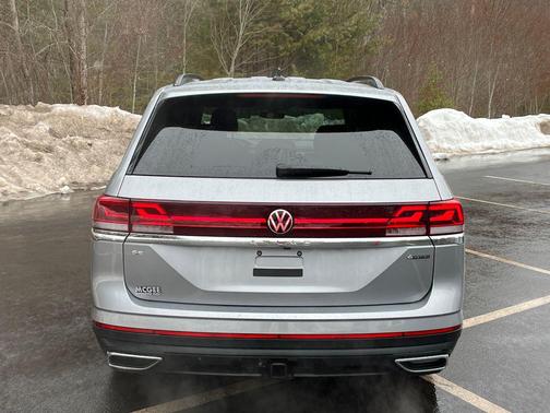 2025 Volkswagen Atlas 2.0T SE w/Technology 4MOTION