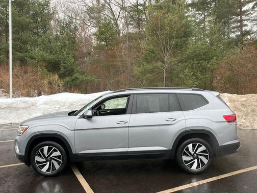 2025 Volkswagen Atlas 2.0T SE w/Technology 4MOTION