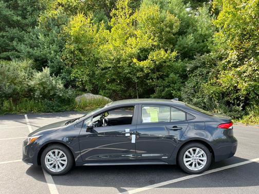 2025 Toyota Corolla Hybrid LE