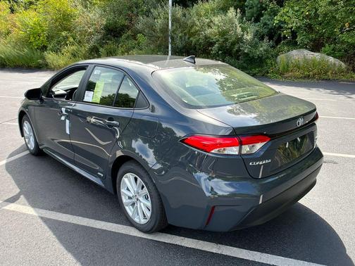 2025 Toyota Corolla Hybrid LE