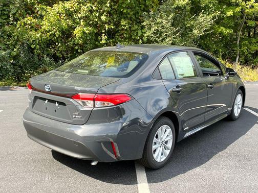2025 Toyota Corolla Hybrid LE