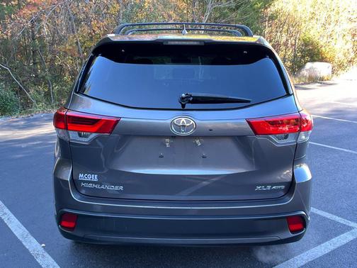 Predawn Gray Mica 2017 Toyota Highlander XLE