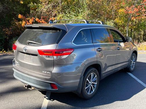 Predawn Gray Mica 2017 Toyota Highlander XLE