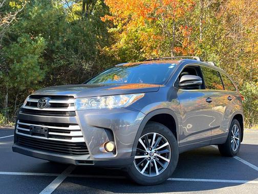 Predawn Gray Mica 2017 Toyota Highlander XLE