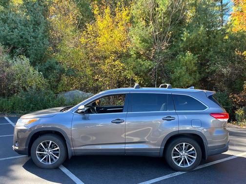Predawn Gray Mica 2017 Toyota Highlander XLE