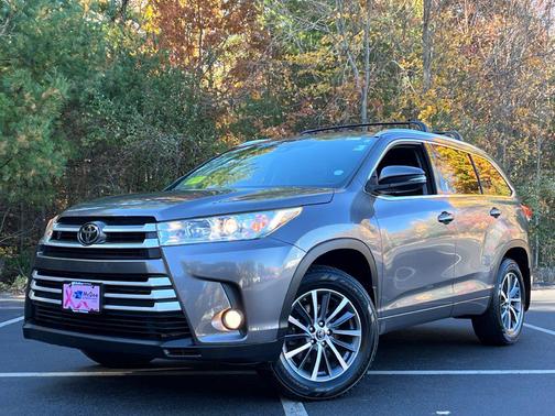 Predawn Gray Mica 2017 Toyota Highlander XLE