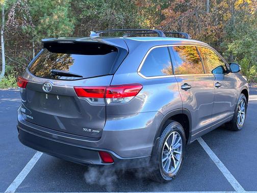 Predawn Gray Mica 2017 Toyota Highlander XLE