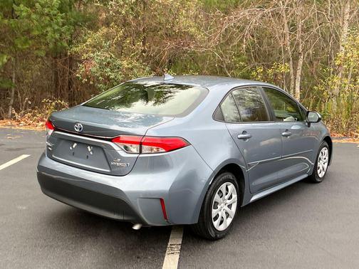2024 Toyota Corolla Hybrid LE
