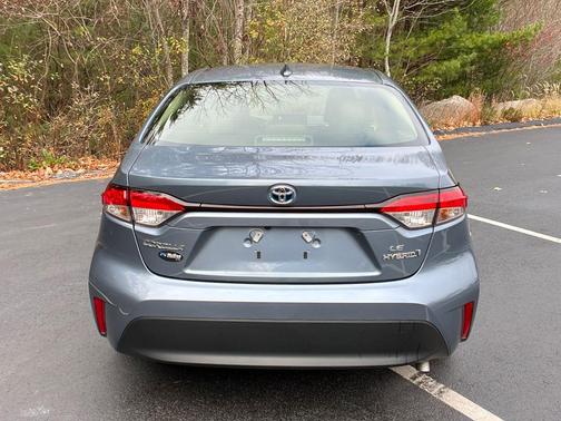 2024 Toyota Corolla Hybrid LE
