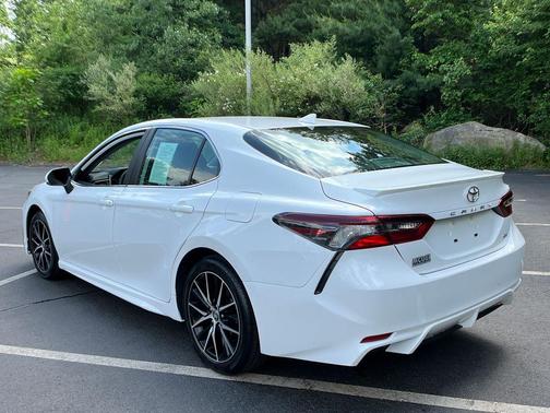 Ice 2024 Toyota Camry SE