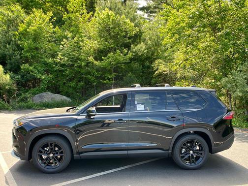 Midnight Black Metallic 2026 Toyota Grand Highlander Hybrid Platinum MAX