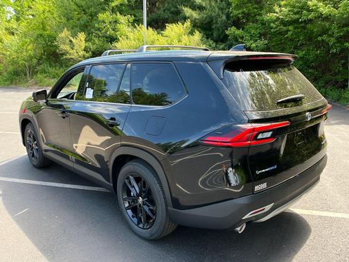 Midnight Black Metallic 2026 Toyota Grand Highlander Hybrid Platinum MAX