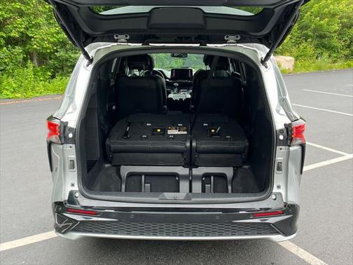 2023 Toyota Sienna XSE 7 Passenger