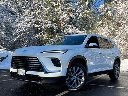 2025 Buick Enclave Preferred FWD