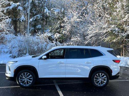2025 Buick Enclave Preferred FWD